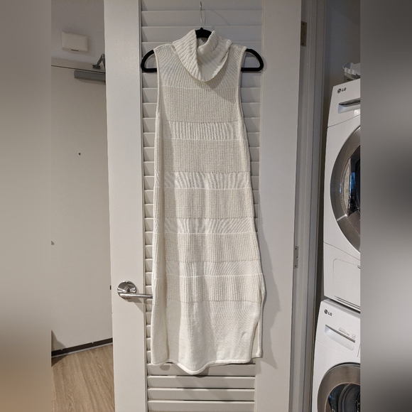 Moth X Anthropologie Turtleneck Sleeveless Sweater dress (Size: XS, Cream) - Picture 2 of 7